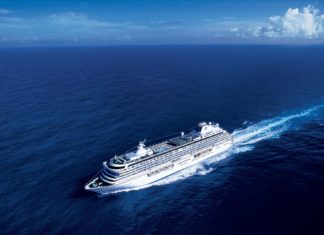 How a Luxury Cruise Differs From a Regular Cruise